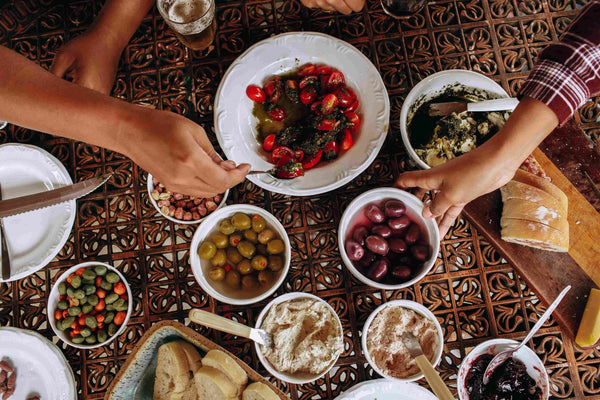 Nefis Ege ve Antakya Usulü Yeşil Zeytin Salatası Tarifi - Avni Erel Zeytincilik