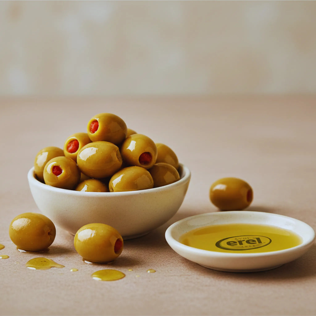 Biber Dolgulu Yeşil Zeytin (10 KG Teneke) - Avni Erel Zeytincilik